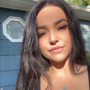 Meet your Posher, Jade